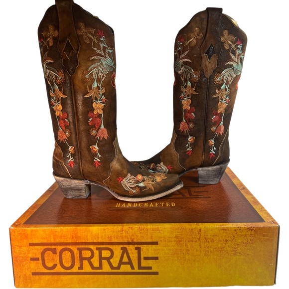 Corral LD Chocolate lamb floral embroidery SZ 8 Leather handcrafted Boots NIB G3 - Picture 1 of 10